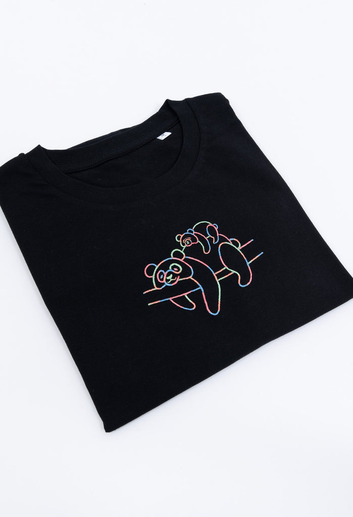 family of giant pandas unisex cropped t-shirt Big Wild Thought