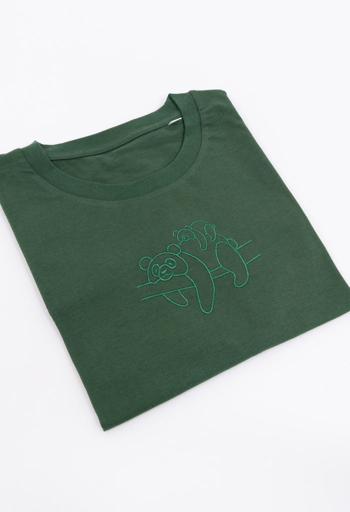 family of giant pandas unisex cropped t-shirt Big Wild Thought