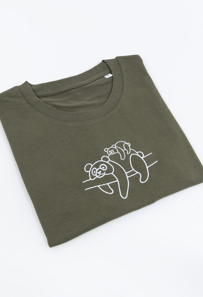 family of giant pandas unisex cropped t-shirt Big Wild Thought