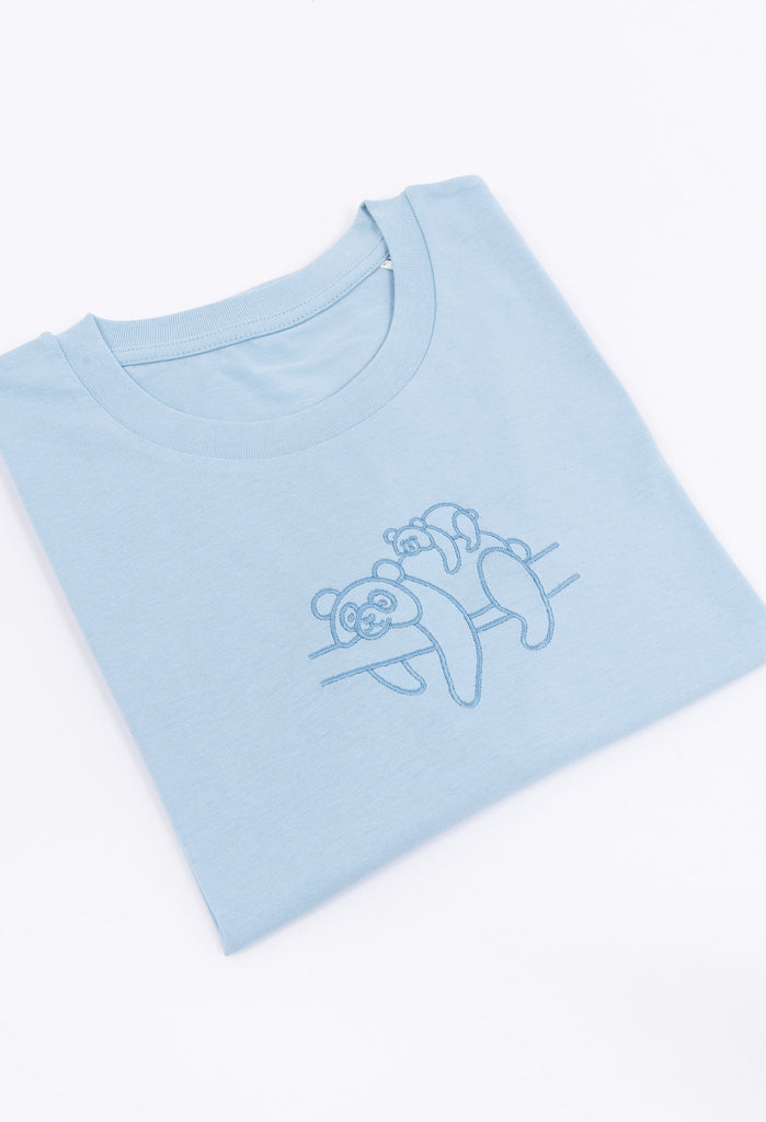 family of giant pandas unisex cropped t-shirt Big Wild Thought