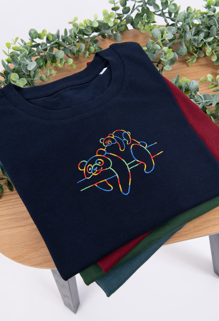 family of giant pandas unisex cropped t-shirt Big Wild Thought